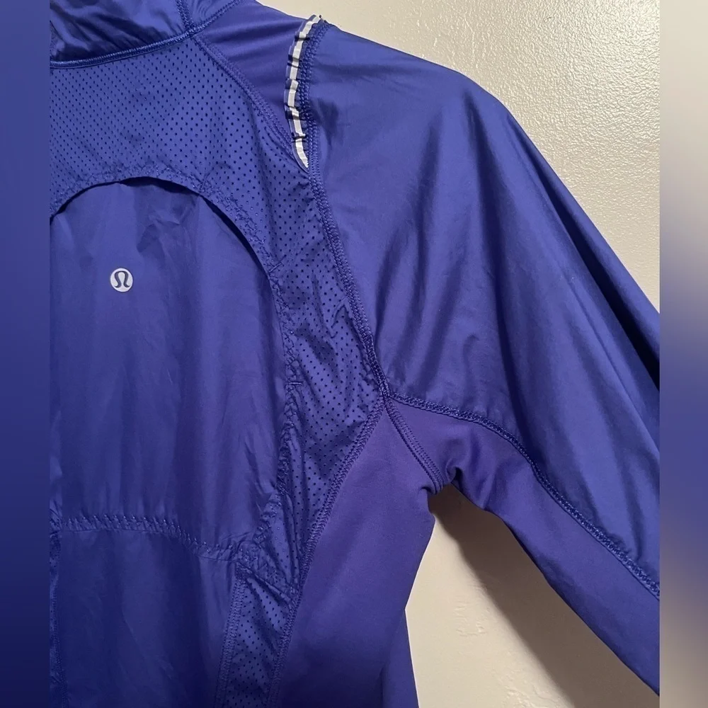 Lululemon Nothin' But Run Blue Jacket Lightweight Water Repellent Women's Size 6